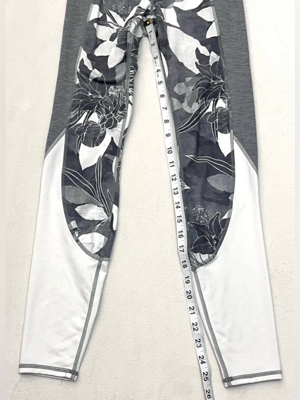 Athleta Gray and White High Rise Tropical Flow Chaturanga Floral Accent Leggings - Picture 9 of 16